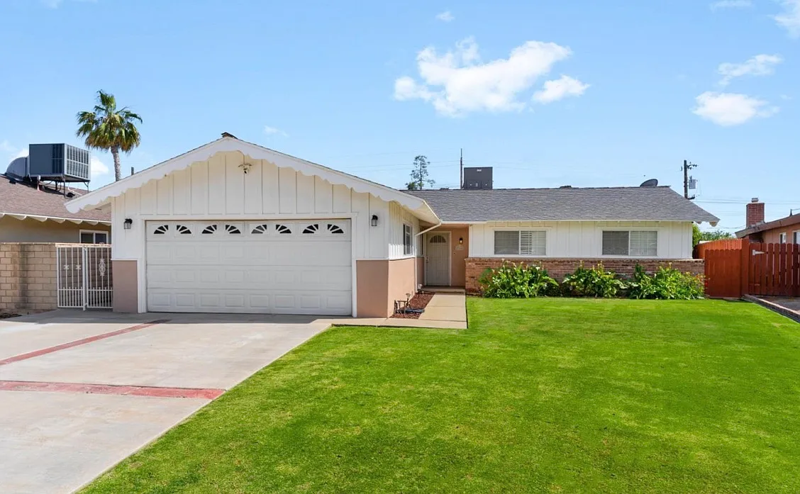 3 bed, 1400 sqft, $2,580 — Photo 1