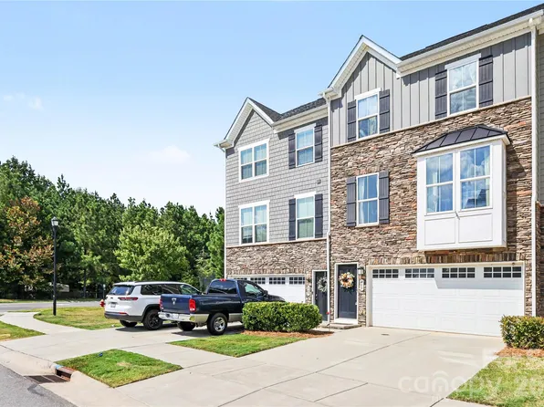 409 Lahinch Dr, Tega Cay, SC 29708