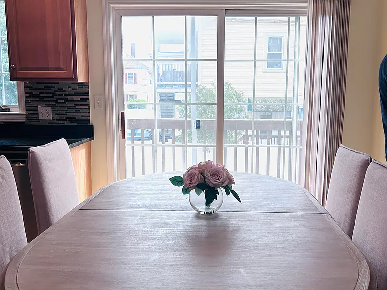 30 Russell St #5 — Photo 5