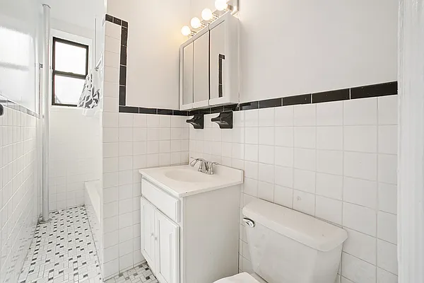 Rented by MNS | media 28