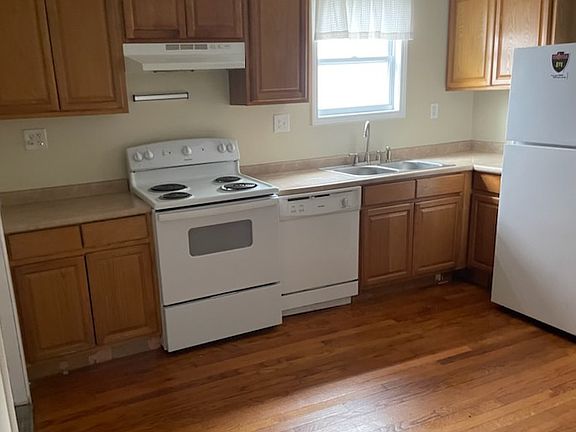 2nd image of 30 Syracuse St #1