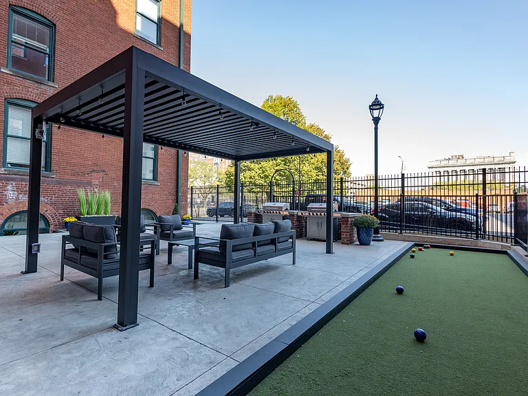 Rink Savoy Apartments — Photo 38