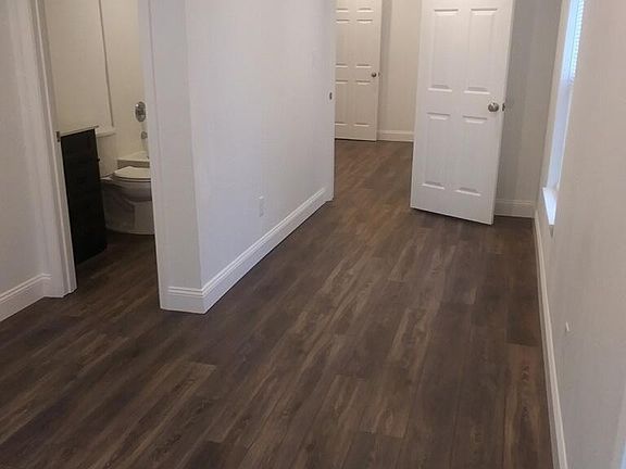 4th image of 1250 W Lloyd St