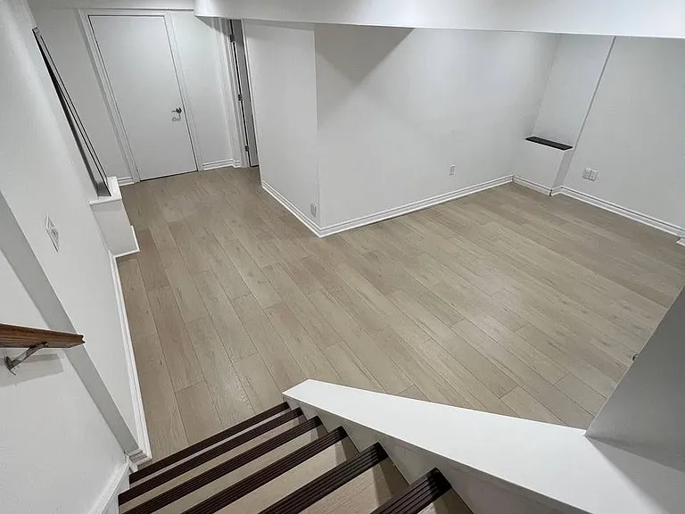 328 Woodspring Ave #BASEMENT — Photo 14