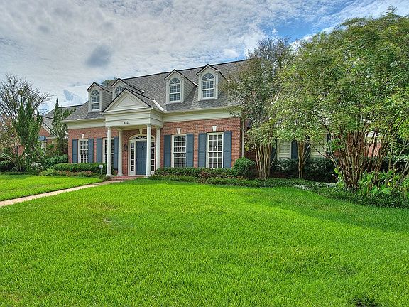 Front Exterior & Yard