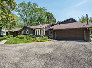 621 65th St, Willowbrook, IL 60527