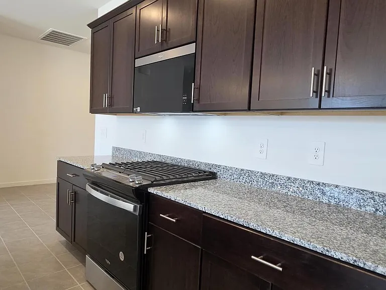 37098 W Prado St — Photo 12