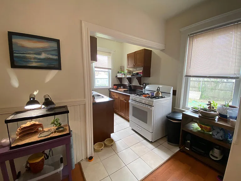 125 Irving St — Photo 3