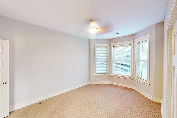 Melrose Apartments — Photo 39