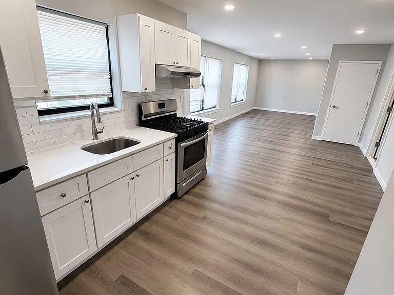 83 Godwin Ave #201 — Photo 2