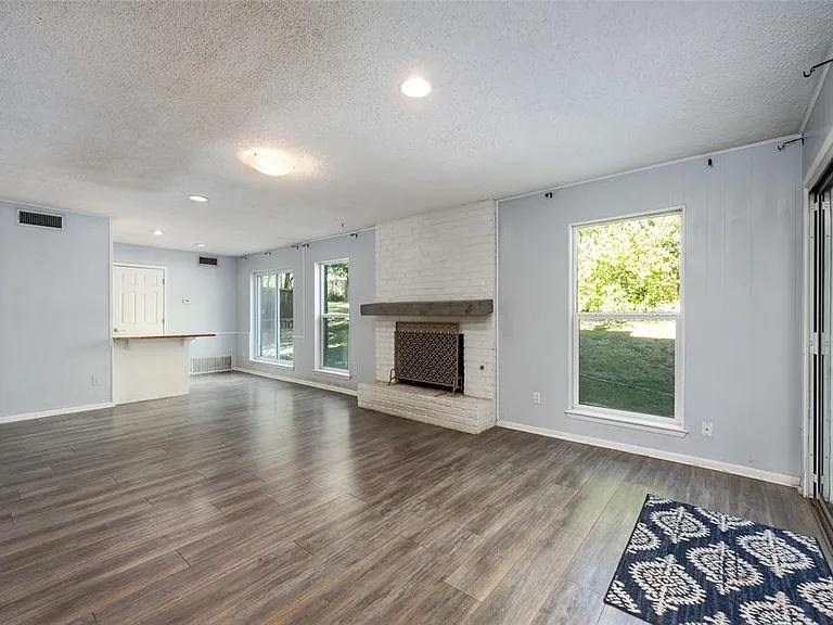 11918 Hornsby St — Photo 12