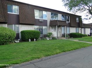 30233 Utica Rd, Roseville, MI 48066