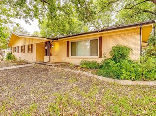 1300 Sproles Dr, Benbrook, TX 76126