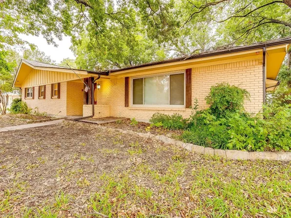 1300 Sproles Dr, Benbrook, TX 76126