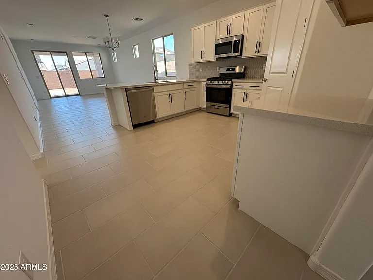 17613 W Georgia Ave — Photo 10