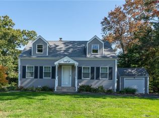 88 Vineyard Rd, Hamden, CT 06517