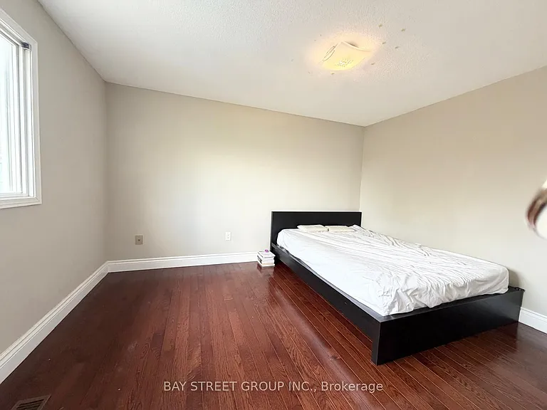 3620 Cherrington Cres — Photo 7