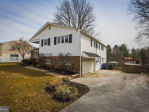 5th image of 1704 Marilyn Dr