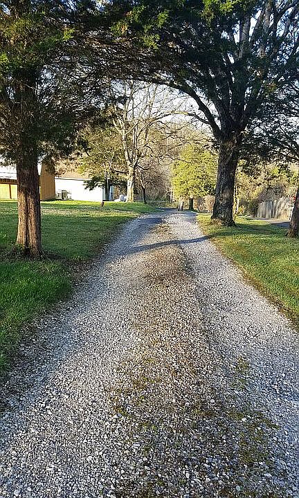 2nd image of 128 Kimberlin Heights Rd