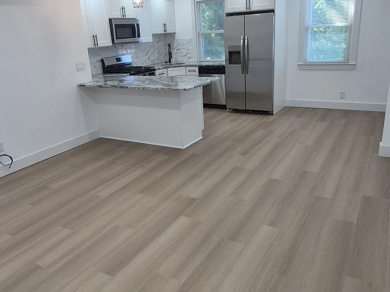 3 bed, 740 sqft, $1,595 — Photo 4