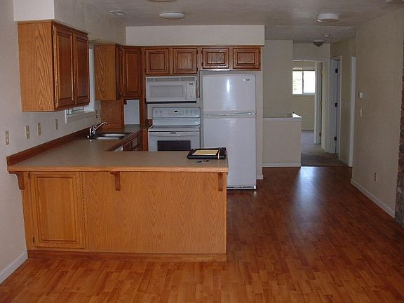 3rd image of 4519 NE Valley View Ln