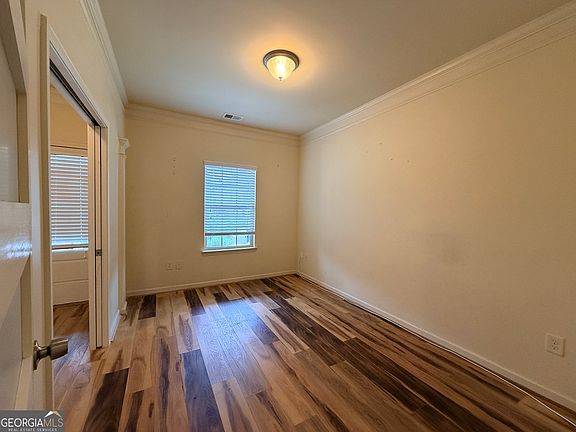 5th image of 455 Cabot Trce