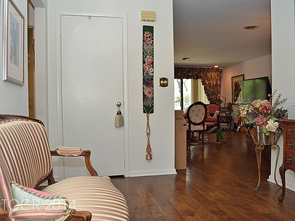 5th image of 416B Bromley Pl #4162