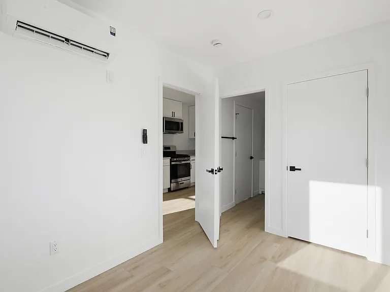 1805 W 80th St — Photo 19