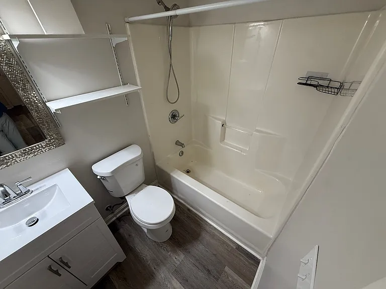 500-502 Greentree Ter — Photo 16