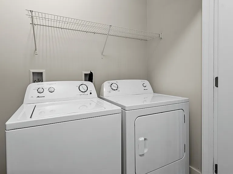 Full Size Washer/Dryer Full Size Washer/Dryer