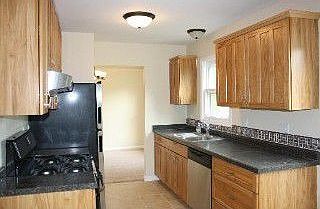 2nd image of 13 Oriole Ln