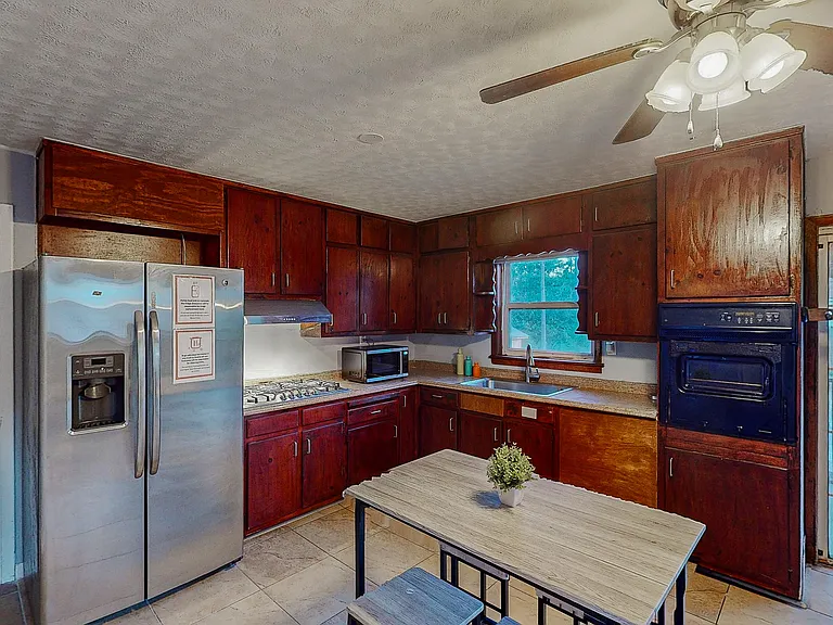 Woodhill Ln — Photo 9