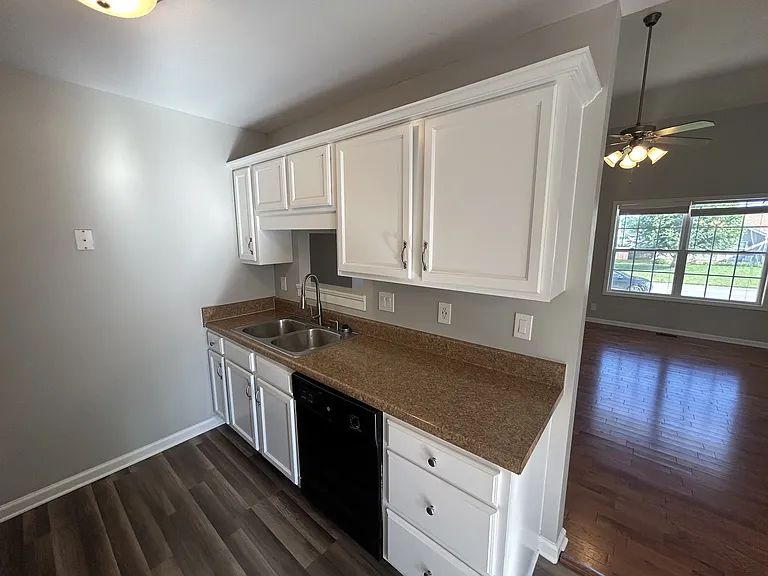 1340 Loren Cir — Photo 7