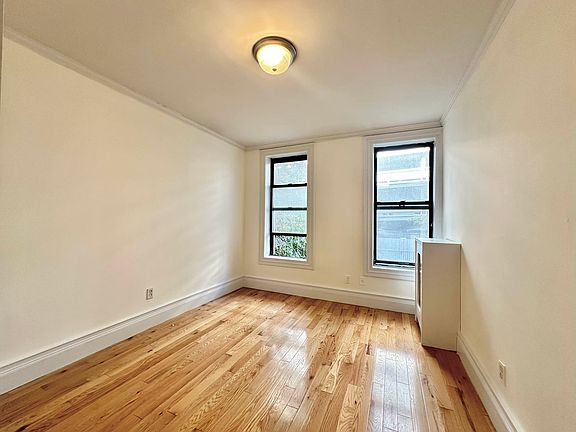 4th image of 26 E 105th St #1V