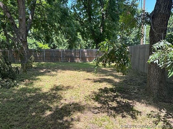 5th image of 100 S 18th St