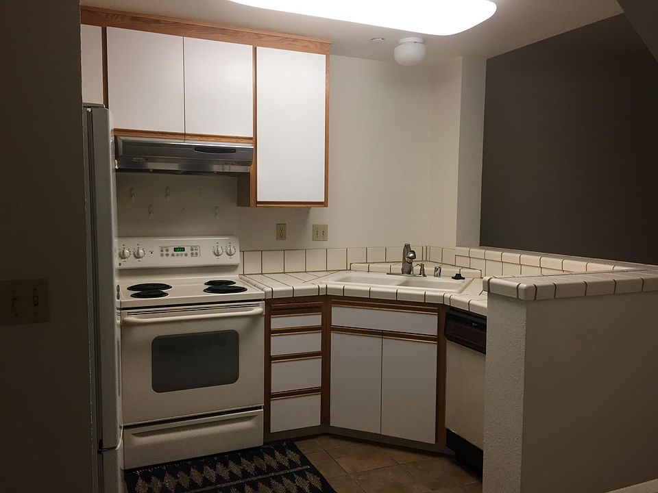 1st image of 962 Belmont Ter Unit 6