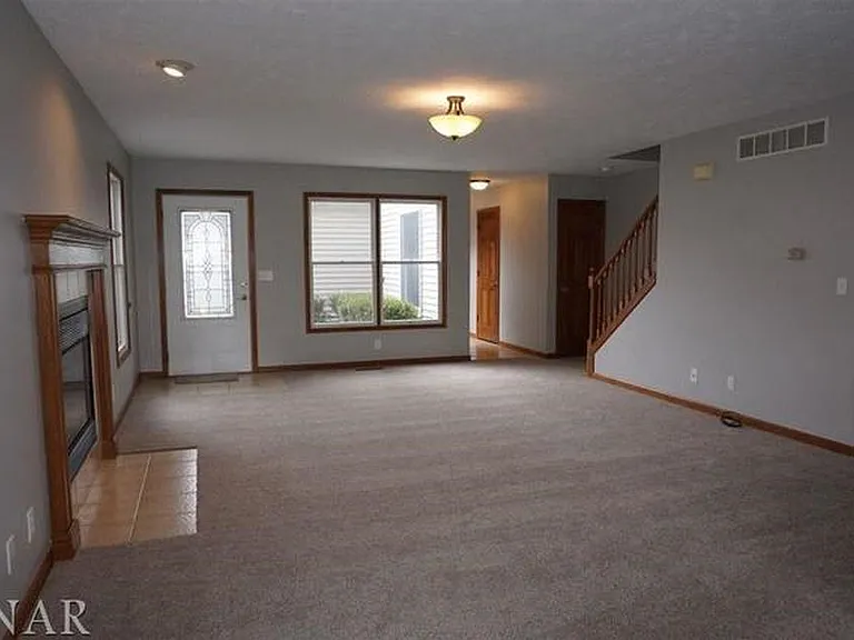 8 Yotzonot Dr — Photo 2