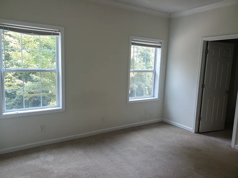 275 Arch St — Photo 11