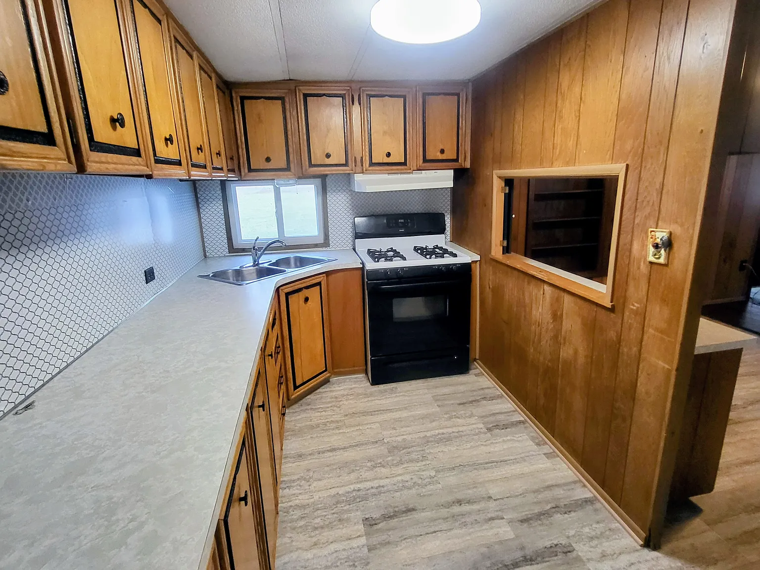 3 bed, 1464 sqft, $1,250 — Photo 2