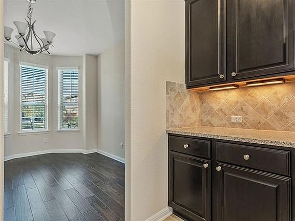 5th image of 2715 Enza Ct