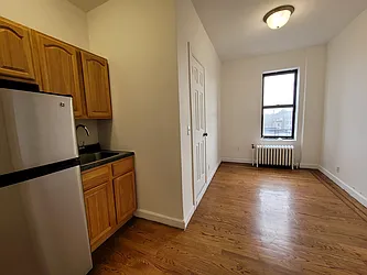 Rented by R New York