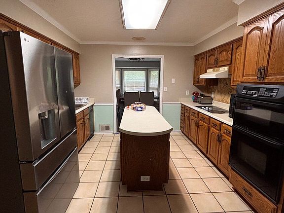 2nd image of 10992 Twelve Oaks Ct