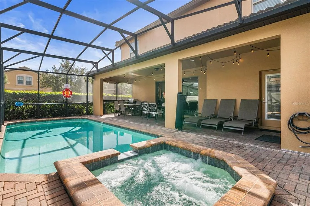 8 bed, 6.0 bath, 4041 sqft, $5,175 — Photo 2