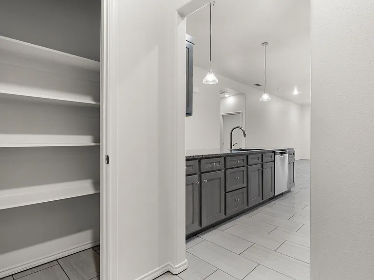 5856 Virginia Ave — Photo 9