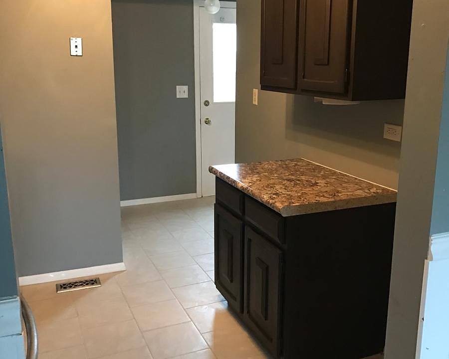 1st image of 2091 Falmouth Ct