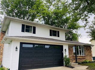 404 S 8th St, Eldridge, IA 52748