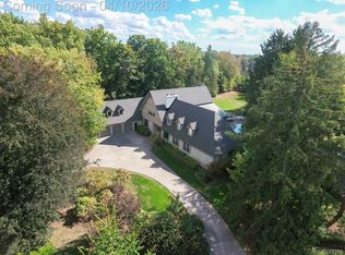 320 Cranbrook Ct, Bloomfield Hills, MI