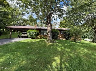 812 Fairview Rd, Hampton, TN 37658