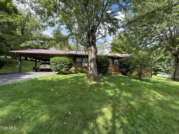 812 Fairview Rd, Hampton, TN 37658