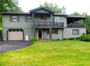324 Holiday Dr, West Mifflin, PA 15122